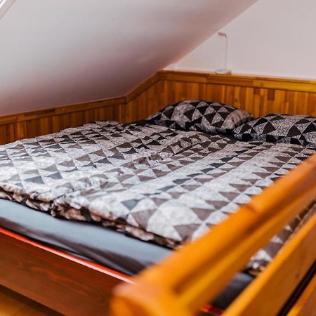 Niki Apartman Gyula Eksteriør bilde